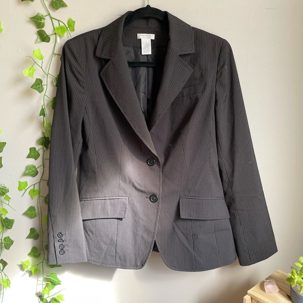 Used once, Worthington black long sleeve blazer (10)